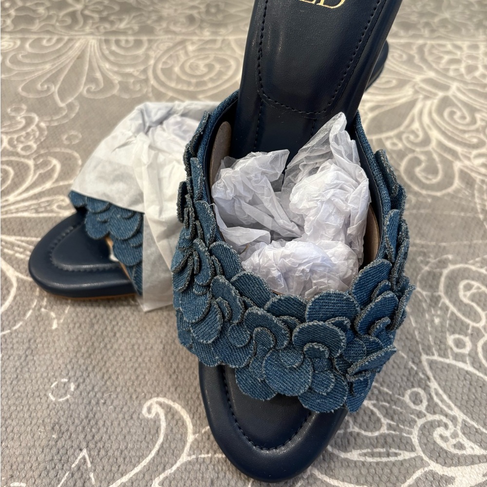 Vince Camuto x Laura Beverlin Denim Floral Mules Sz. 7.5 NEW